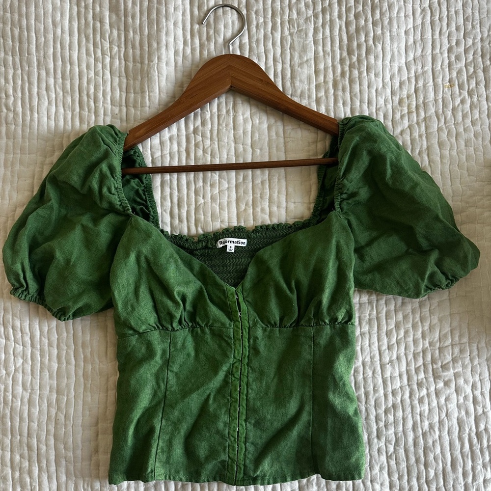 Reformation Rome linen sweetheart puff sleeve top with small defect